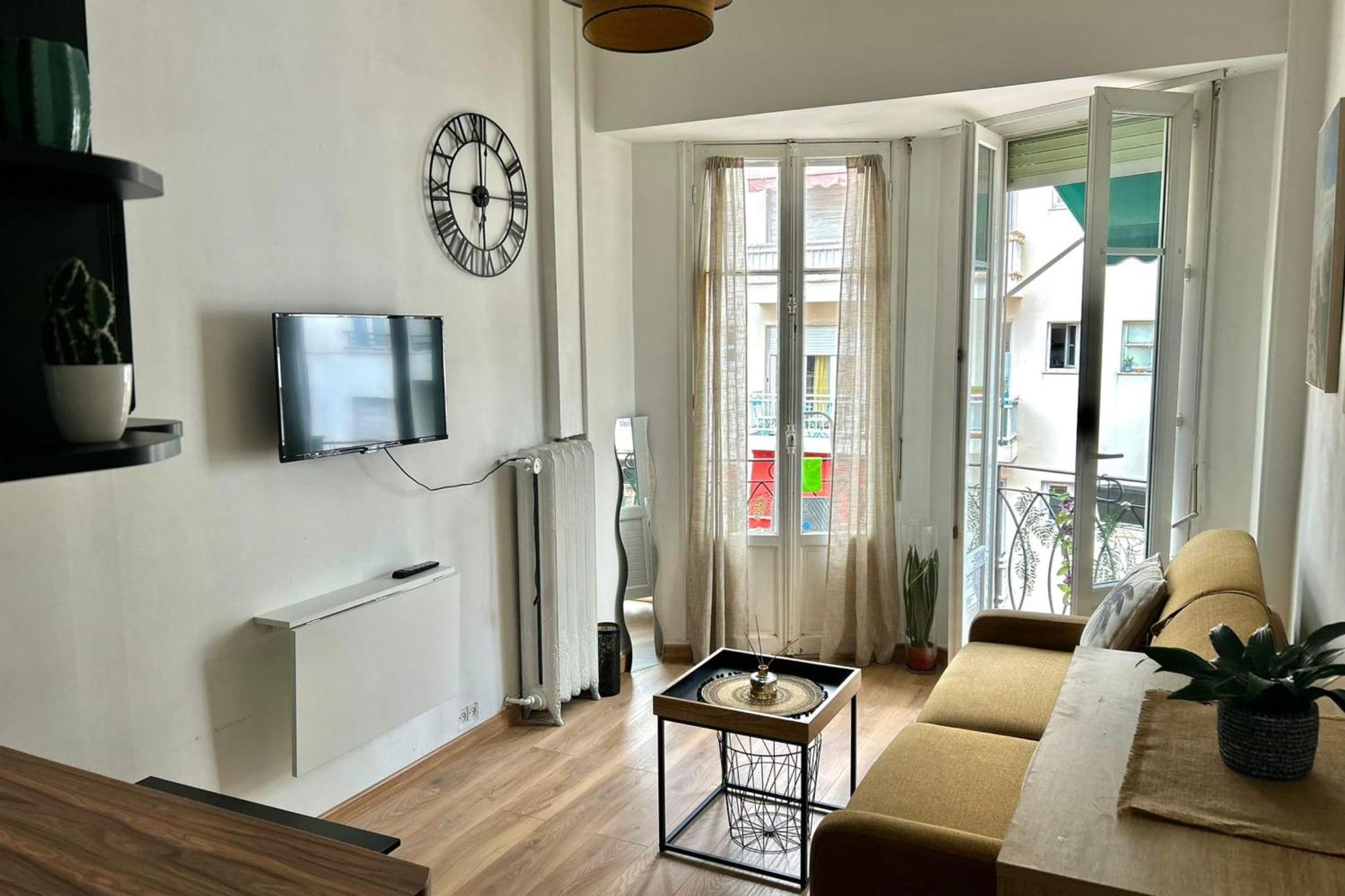 A Pretty Nest In Nice